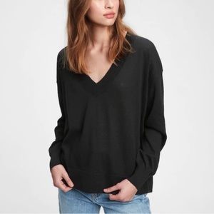 Gap Relaxed Fit Lightweight V-Neck Sweater